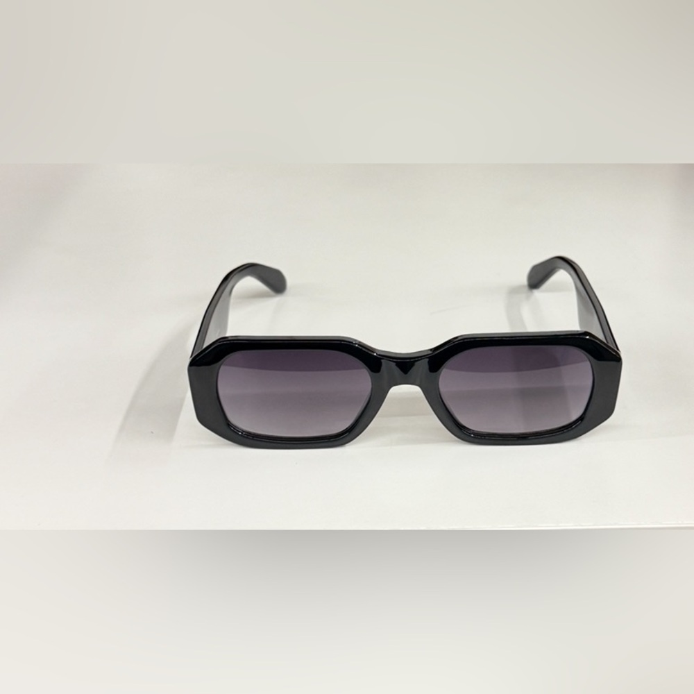 Quay hyped up black / smoke sunglasses - Picture 6 of 9